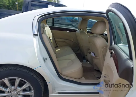 2010 Buick Lucerne Cxl-5 z USA, uszkodzony, nr VIN 1G4HG5EM7AU106233